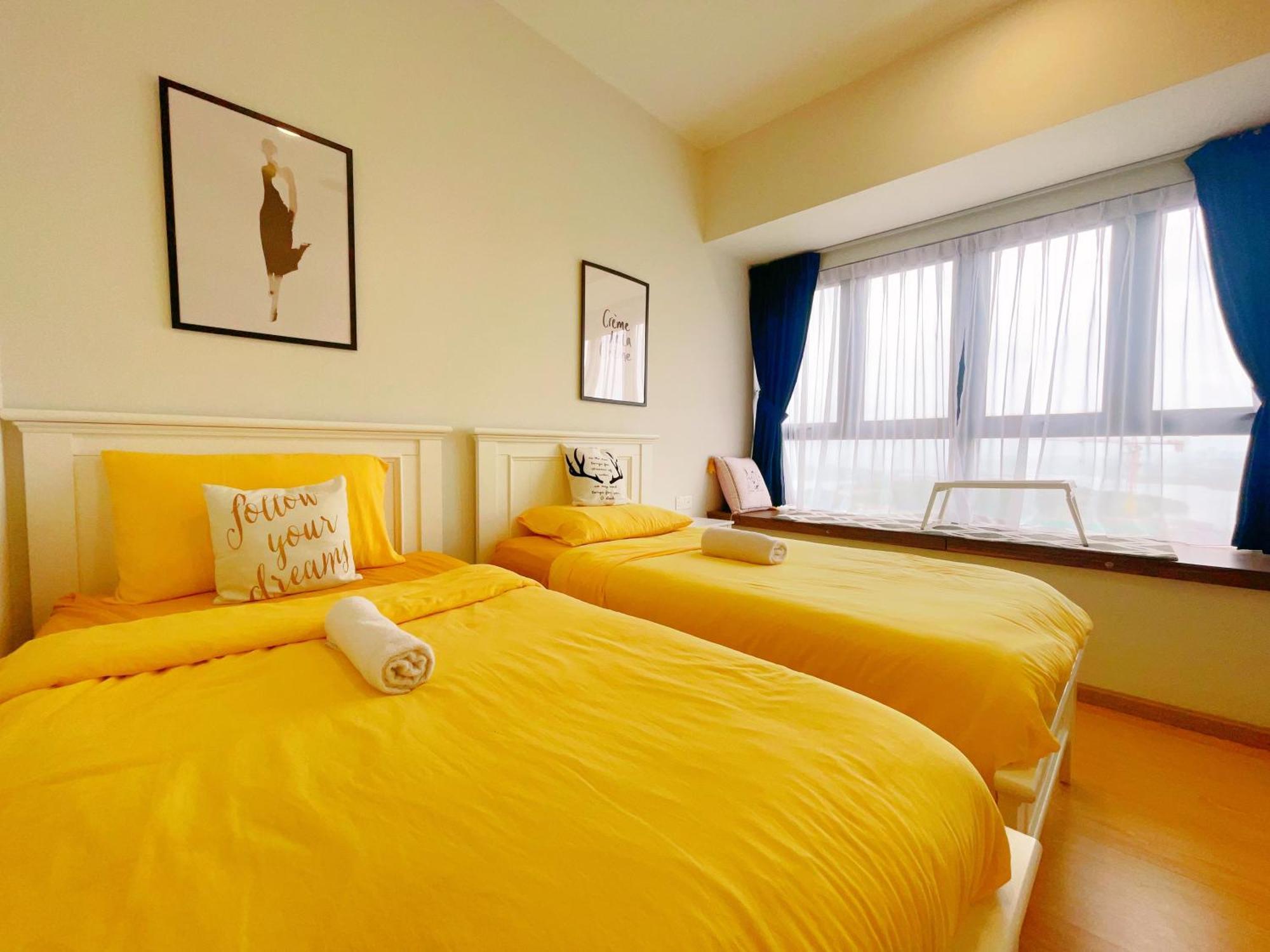 Monic Staycation #country Garden Danga Bay Apartment