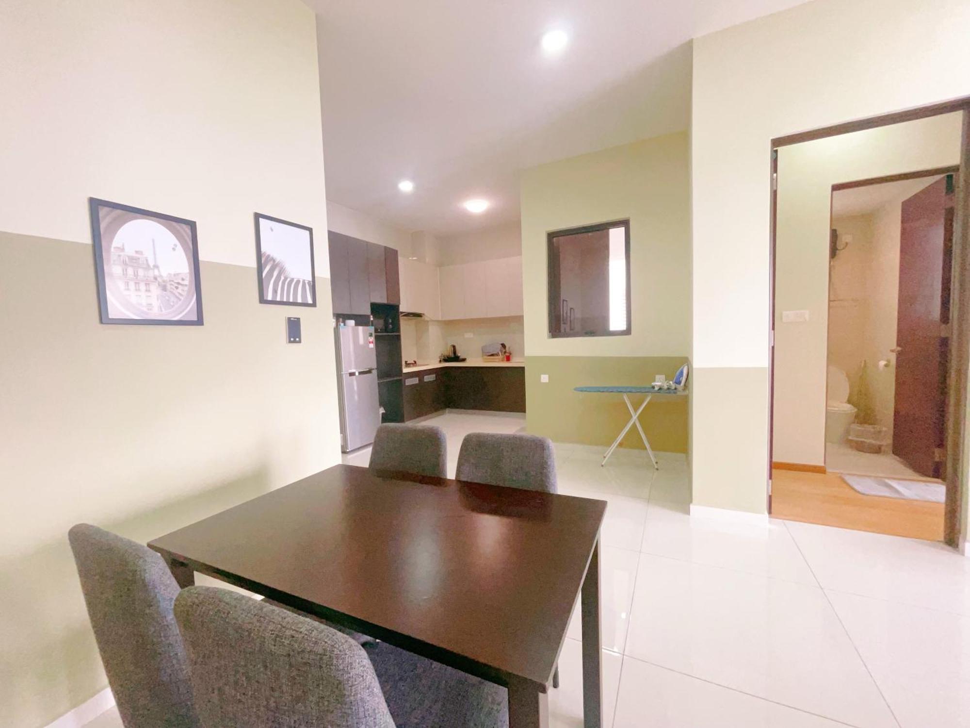 Monic Staycation #country Garden Danga Bay Apartment