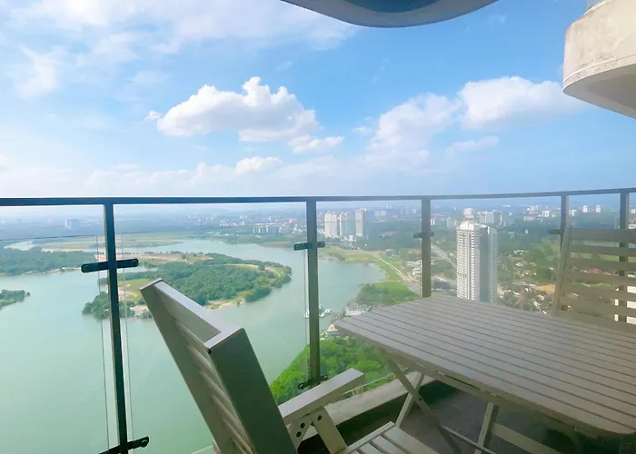 Monic Staycation #Country Garden Danga Bay