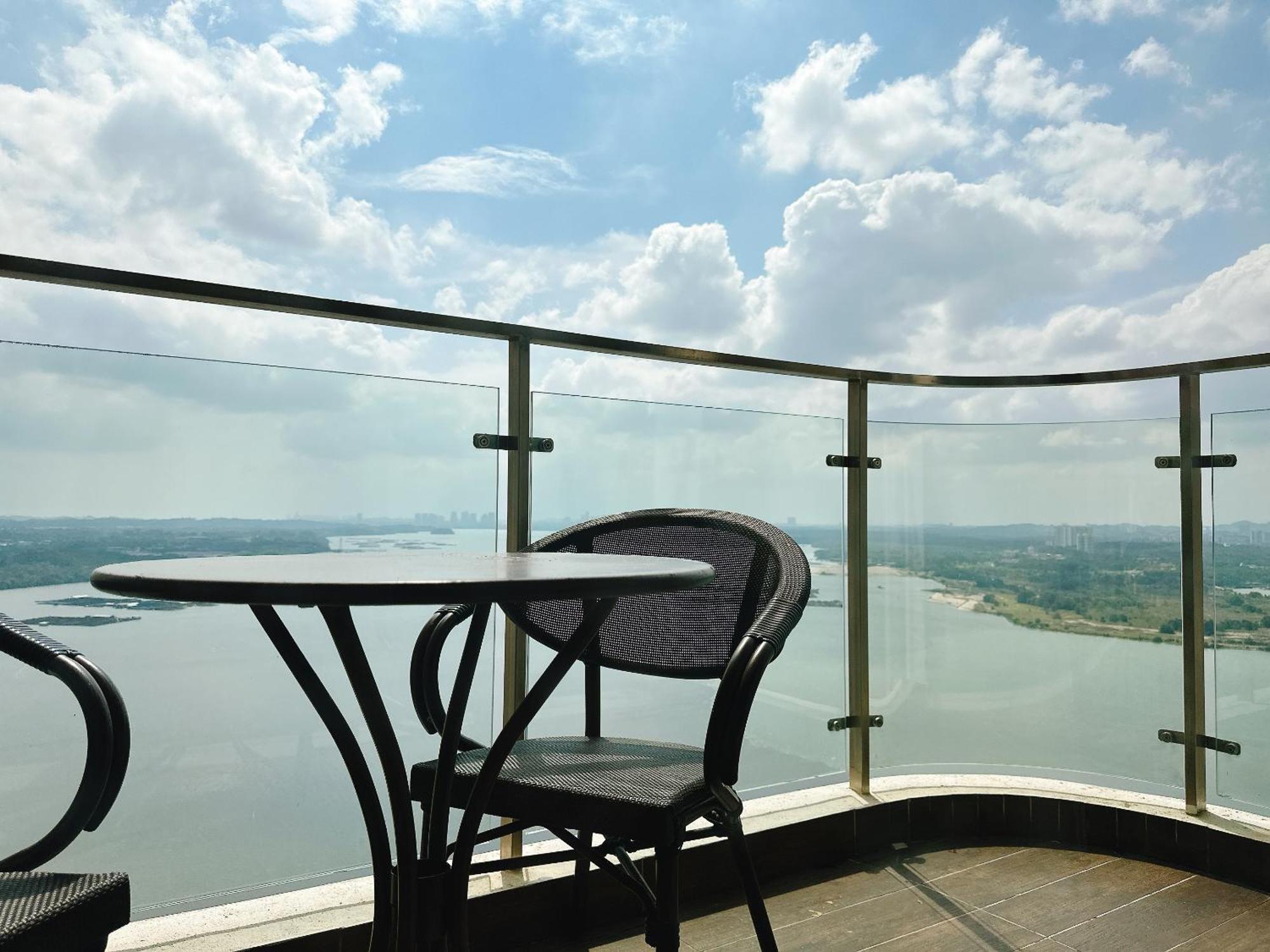 Monic Staycation #country Garden Danga Bay * Johor Bahru